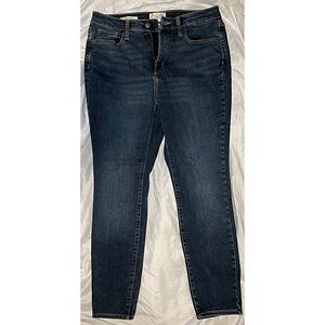 🌟NEVER WORN🌟 Universal Thread Dark-Wash High-Rise Skinny Jeans in 10/30R